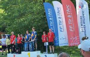 Le podium Bonneville: les Archers du Faucigny, avec Olivier et Lucie, 3ième place en catégorie arc classique!
